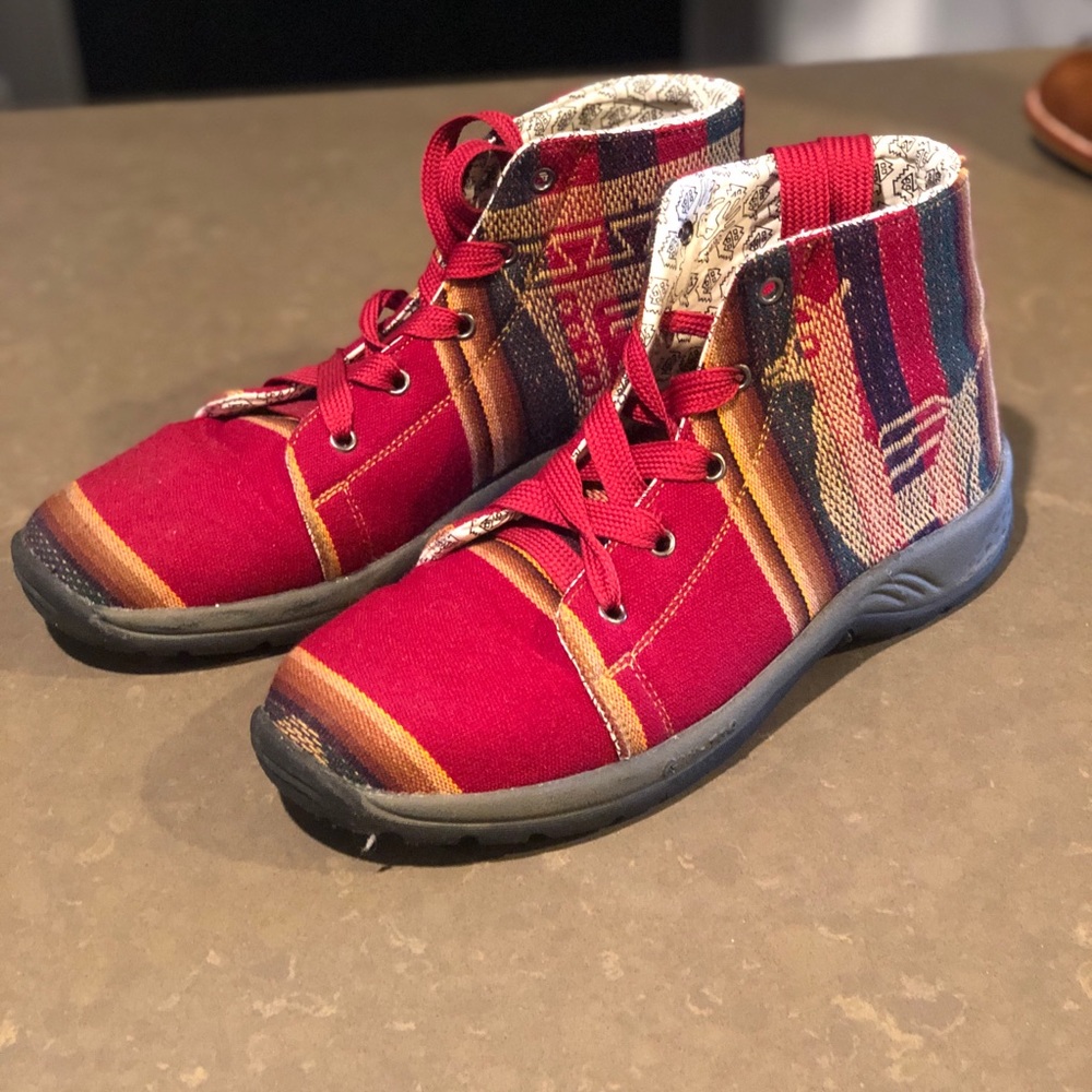 Peruvian low top boots